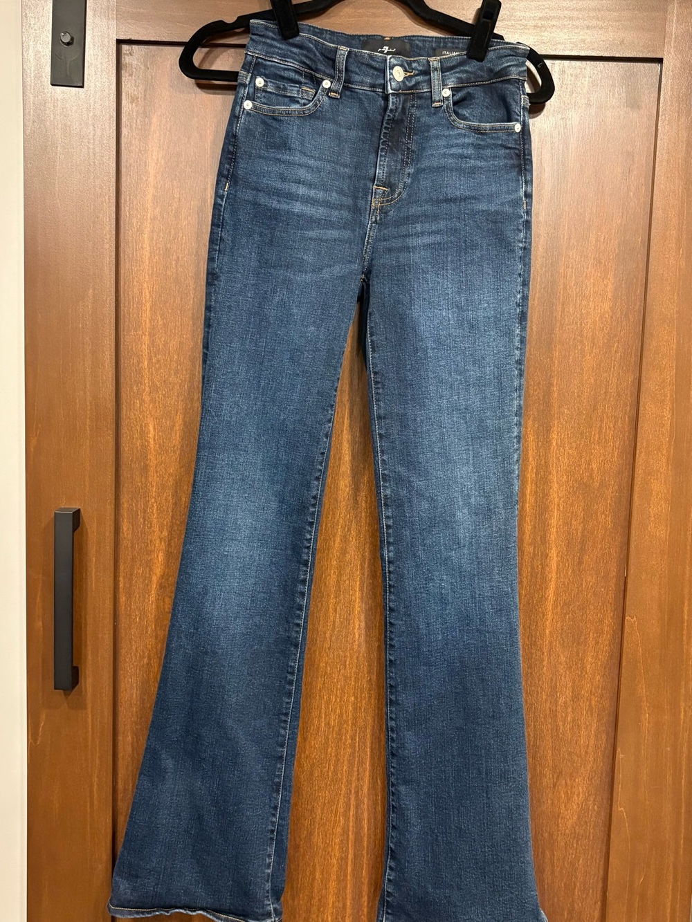 Like-new 7 for all mankind The Leggy Bootcut in Midnight Fade 26